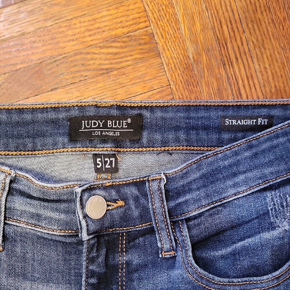 Judy Blue Dark Wash Straight Leg Distressed Denim Jeans Size 27 Like New - Picture 2 of 12